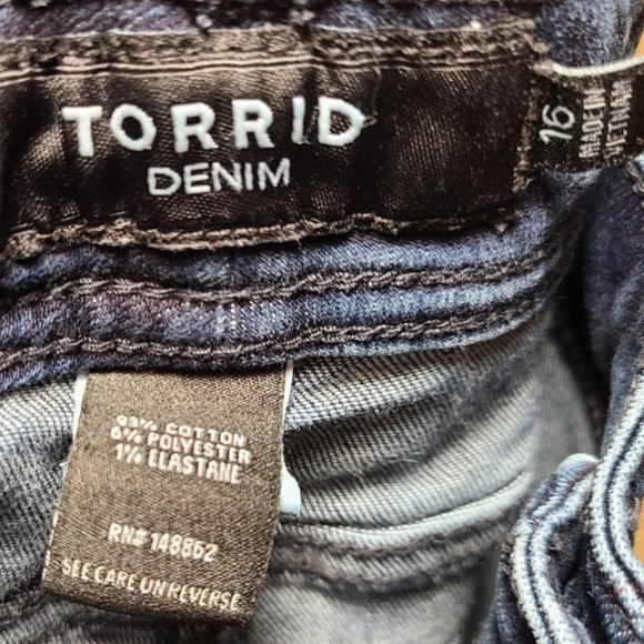 Torrid Stretch Jeans - Picture 8 of 8